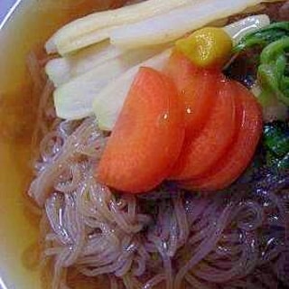韓国風　トンチミの冷麺
